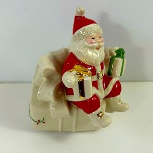 Sankyo Santa with Gifts Music Box
